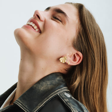 ENAMEL Copenhagen Øredobber, Wave Leaf Earrings Gold Plated