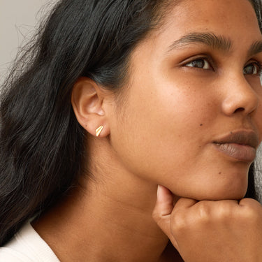 ENAMEL Copenhagen Øredobber, Wave Leaf Earrings Gold Plated