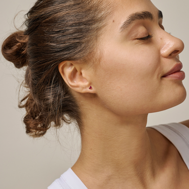 ENAMEL Copenhagen Studs, Amore Earrings Bordeaux
