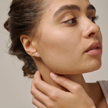 ENAMEL Copenhagen Studs, Amore Earrings Daisy